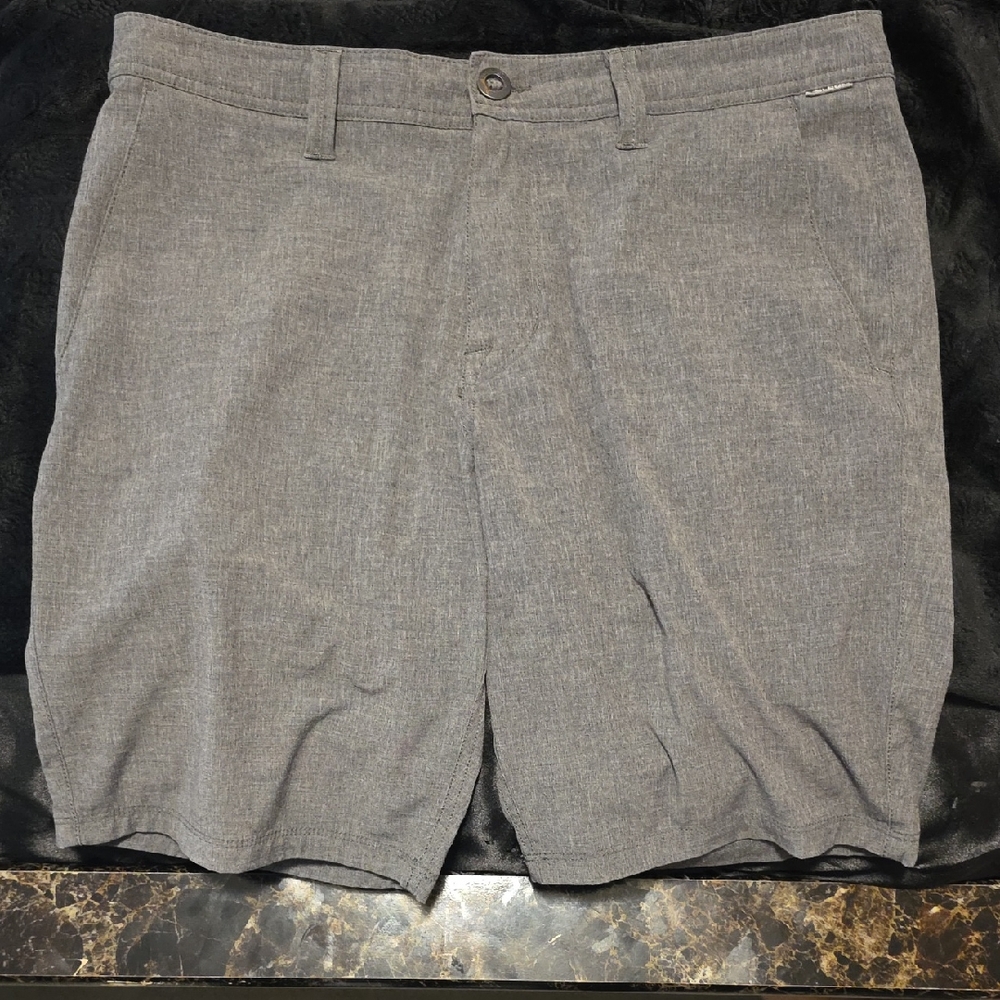 Volcom Men's Flat-Front Gray Performance Shorts
